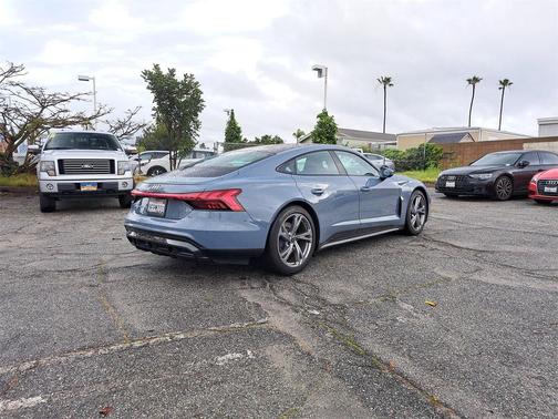 2023 Audi e-tron GT Premium Plus quattro