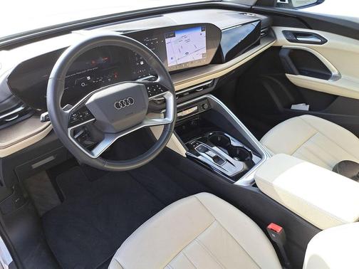 Glacier White Metallic 2025 Audi Q5 Premium TFSI quattro S tronic