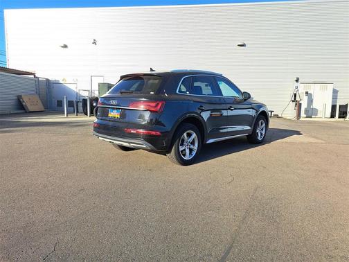 2023 Audi Q5 40 Premium