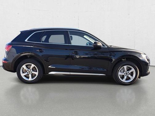 2023 Audi Q5 40 Premium