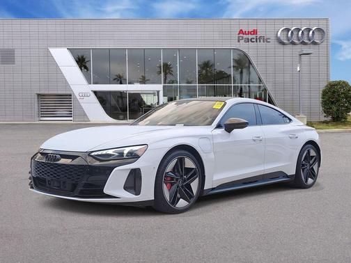 Suzuka Gray Metallic 2022 Audi RS e-tron GT quattro