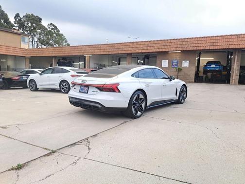 Suzuka Gray Metallic 2022 Audi RS e-tron GT quattro