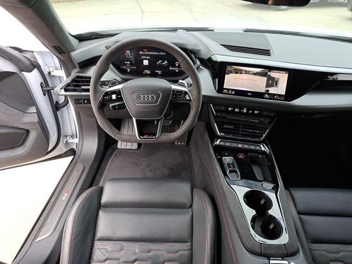 Suzuka Gray Metallic 2022 Audi RS e-tron GT quattro