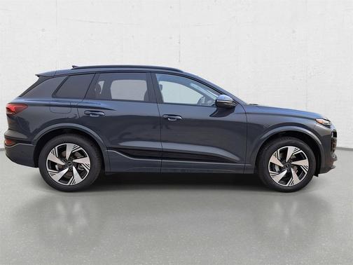 2025 Audi Q6 e-tron Premium Plus quattro