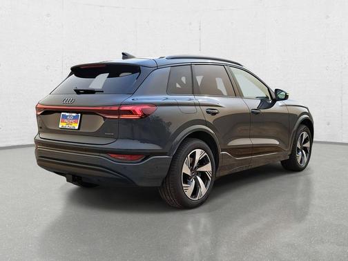 2025 Audi Q6 e-tron Premium Plus quattro