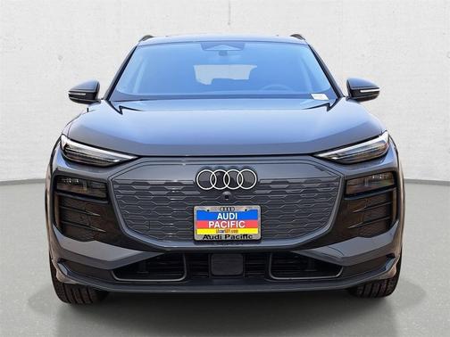2025 Audi Q6 e-tron Premium Plus quattro