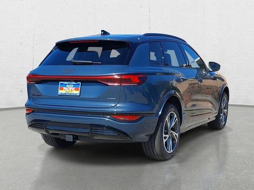 Plasma Blue Metallic 2027 Audi Q6 e-tron Premium quattro