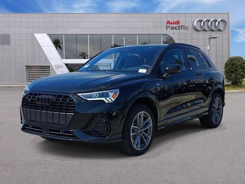 Mythos Black Metallic 2025 Audi Q3 Premium 45 TFSI S line quattro Tiptronic