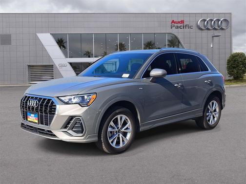 2022 Audi Q3 45 S line Premium