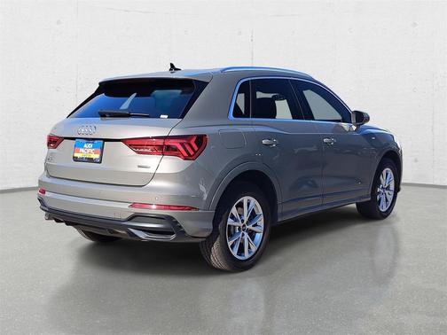 2022 Audi Q3 45 S line Premium