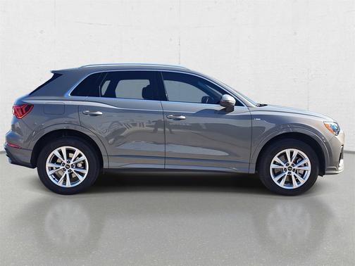 2022 Audi Q3 45 S line Premium