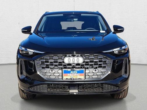 Mythos Black Metallic 2026 Audi Q5 Premium TFSI quattro S tronic