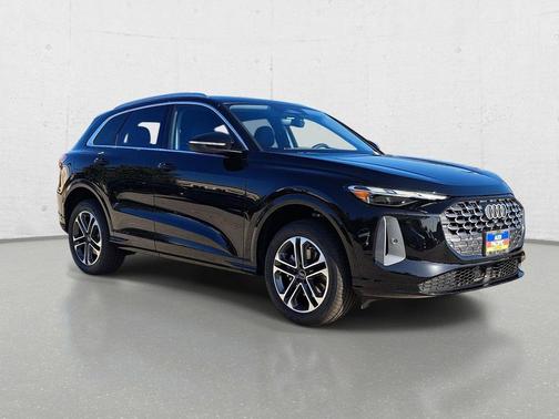 Mythos Black Metallic 2026 Audi Q5 Premium TFSI quattro S tronic