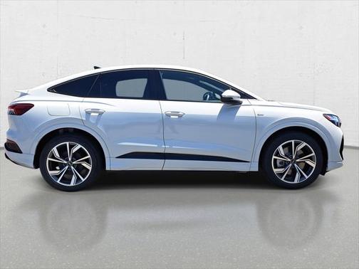 2025 Audi Q4 e-tron Sportback Premium 55 quattro