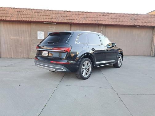 2022 Audi Q7 55 Premium Plus