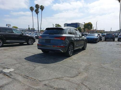 Daytona Gray Pearl Effect 2022 Audi Q5 45 S line Prestige
