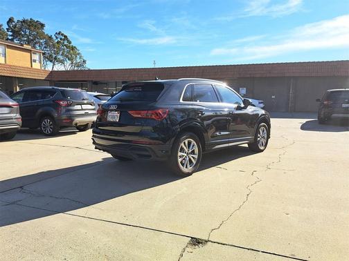 2025 Audi Q3 Premium 45 TFSI S line quattro Tiptronic