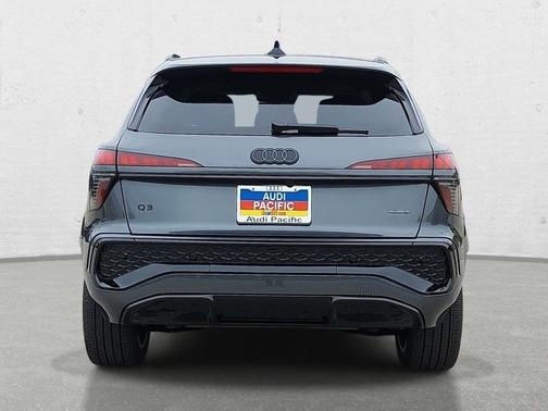 Daytona Gray Pearl Effect 2026 Audi Q3 TFSI quattro S tronic
