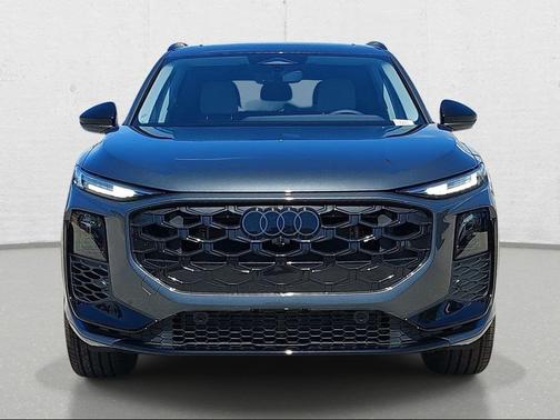 Daytona Gray Pearl Effect 2026 Audi Q3 TFSI quattro S tronic