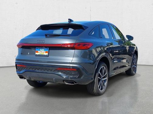 Tambora Gray Metallic 2026 Audi Q5 Sportback Premium Plus TFSI quattro S tronic