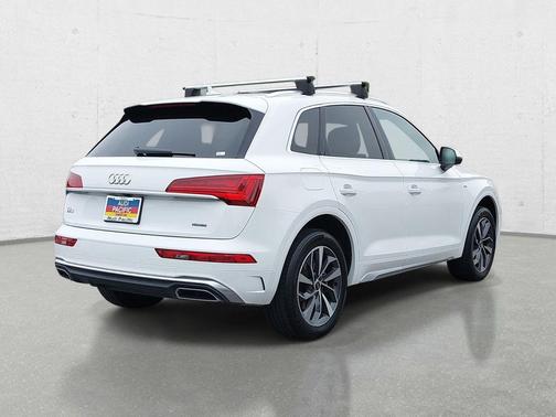 Ibis White 2022 Audi Q5 45 S line Premium Plus
