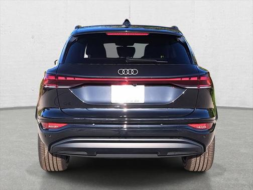 2025 Audi Q6 e-tron Premium quattro