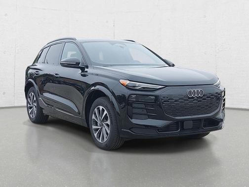 Mythos Black Metallic 2027 Audi Q6 e-tron Premium quattro