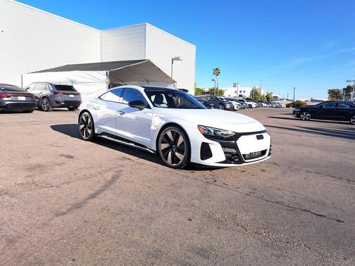 2024 Audi e-tron GT Prestige quattro