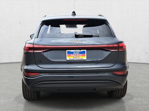 2025 Audi Q6 e-tron Premium Plus quattro