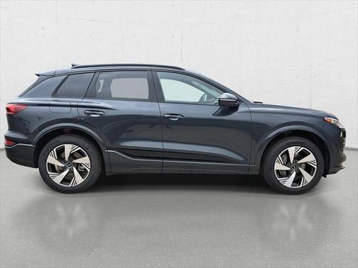 2025 Audi Q6 e-tron Premium Plus quattro