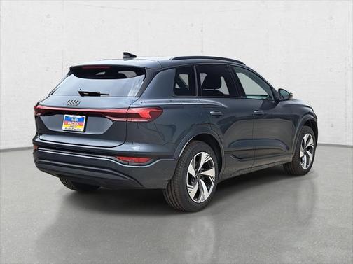 2025 Audi Q6 e-tron Premium Plus quattro
