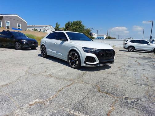 Glacier White Metallic 2023 Audi RS Q8 4.0T