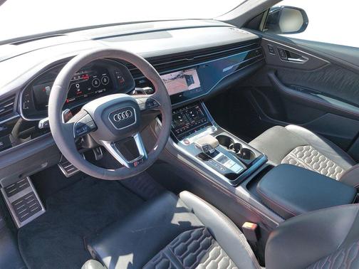 Glacier White Metallic 2023 Audi RS Q8 4.0T