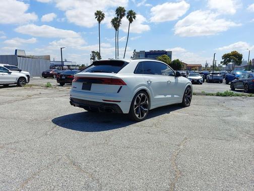 Glacier White Metallic 2023 Audi RS Q8 4.0T