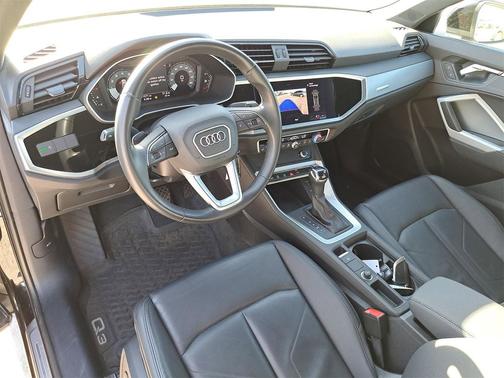 2022 Audi Q3 45 S line Premium