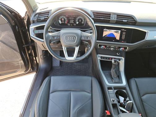 2022 Audi Q3 45 S line Premium