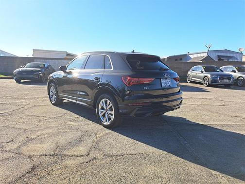 2022 Audi Q3 45 S line Premium