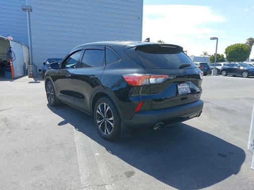 Agate Black Metallic 2022 Ford Escape SE