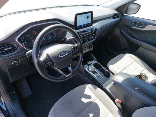 Agate Black Metallic 2022 Ford Escape SE