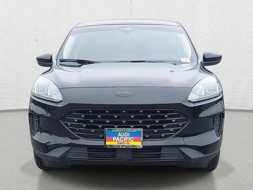 Agate Black Metallic 2022 Ford Escape SE
