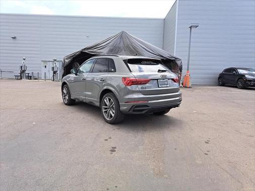 2024 Audi Q3 Premium 45 TFSI S line quattro Tiptronic