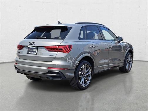 2024 Audi Q3 Premium 45 TFSI S line quattro Tiptronic