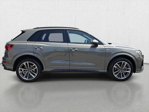 2024 Audi Q3 Premium 45 TFSI S line quattro Tiptronic