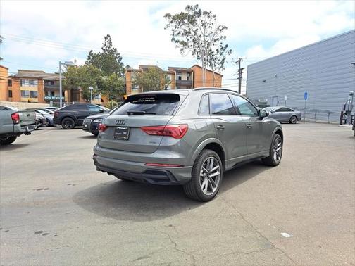 2024 Audi Q3 Premium 45 TFSI S line quattro Tiptronic