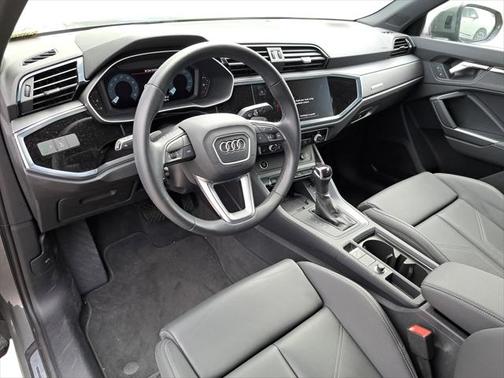 2024 Audi Q3 Premium 45 TFSI S line quattro Tiptronic