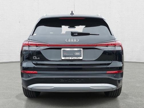 Mythos Black Metallic 2023 Audi Q4 e-tron Premium Plus 40 RWD