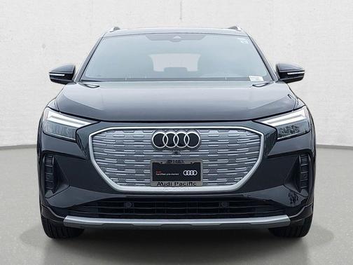 Mythos Black Metallic 2023 Audi Q4 e-tron Premium Plus 40 RWD