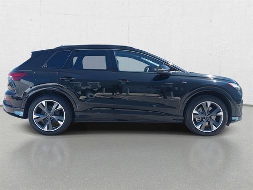 2024 Audi Q4 e-tron Premium Plus 55 quattro