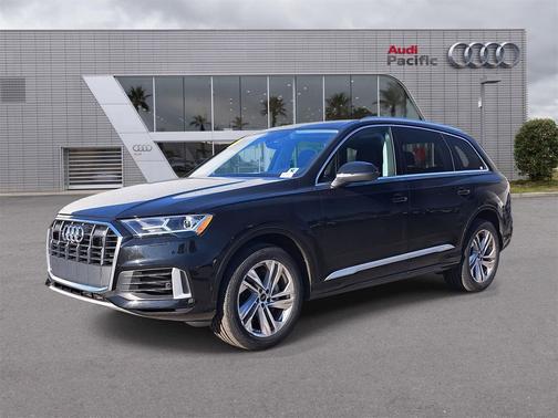 2022 Audi Q7 55 Premium Plus