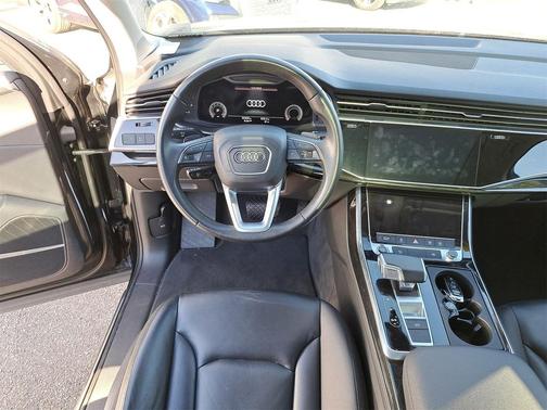 2022 Audi Q7 55 Premium Plus
